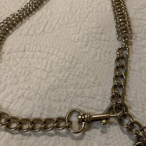 Guess chain silver adjustable belt. - Picture 5 of 6